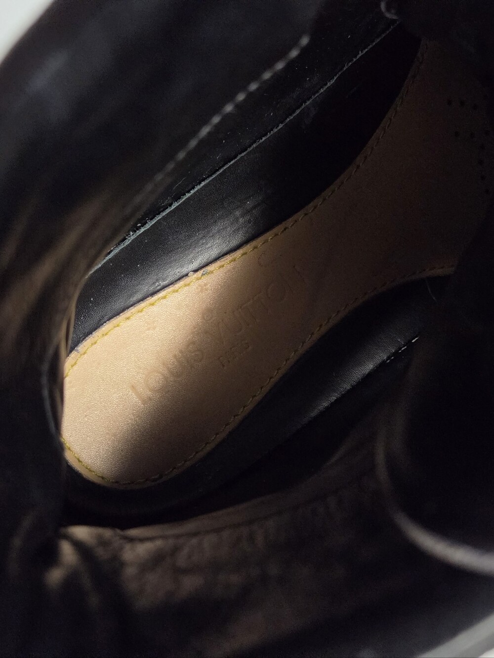 Men's Louis Vuitton 2009 Monogram Embossed Leather & Suede High-Top Sneakers Siz - Picture 14 of 14